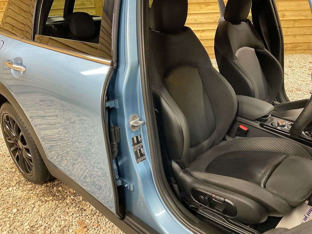 2017 MINI CLUBMAN 2017 MINI CLUBMAN