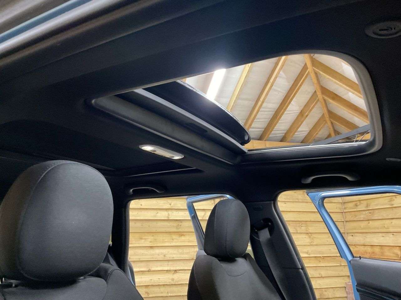 2017 MINI CLUBMAN 2017 MINI CLUBMAN