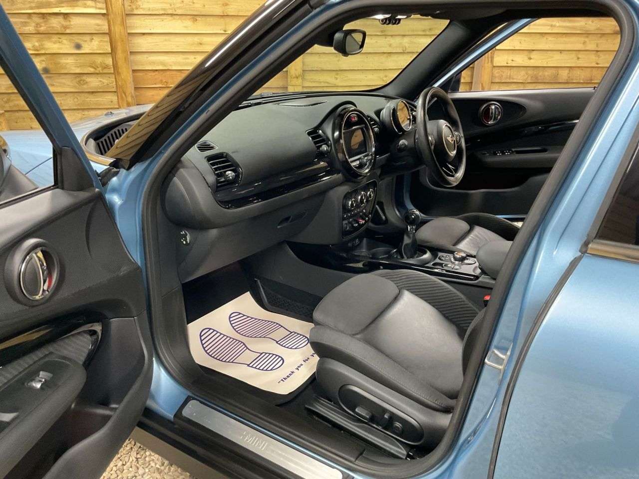 2017 MINI CLUBMAN 2017 MINI CLUBMAN