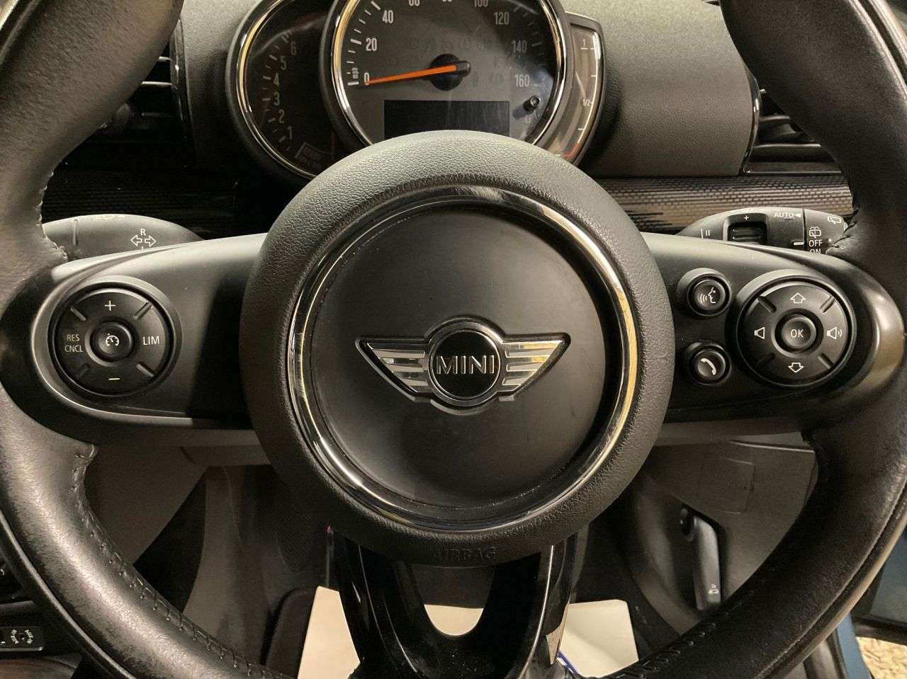 2017 MINI CLUBMAN 2017 MINI CLUBMAN