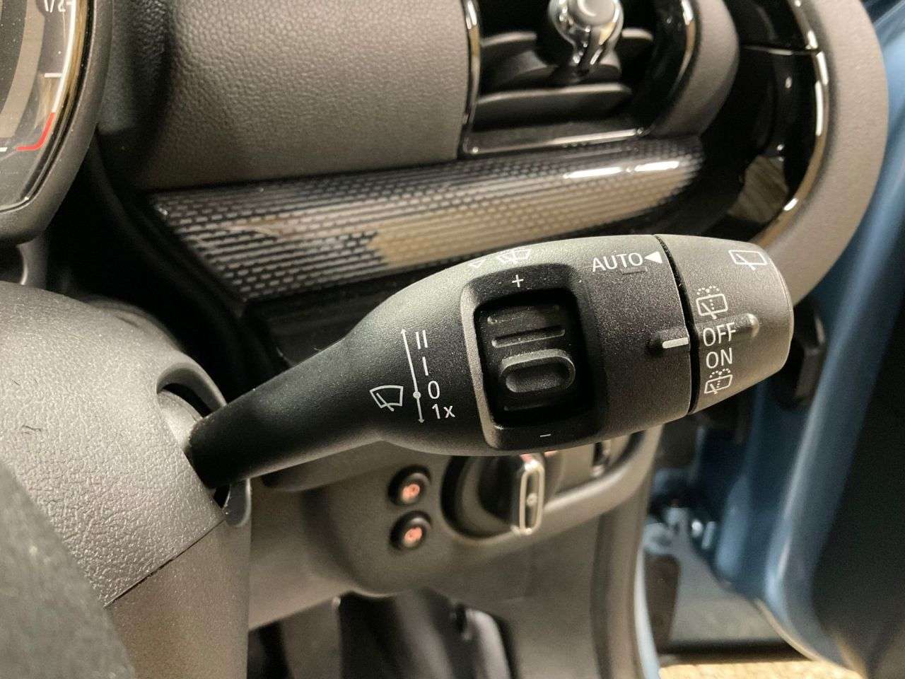 2017 MINI CLUBMAN 2017 MINI CLUBMAN