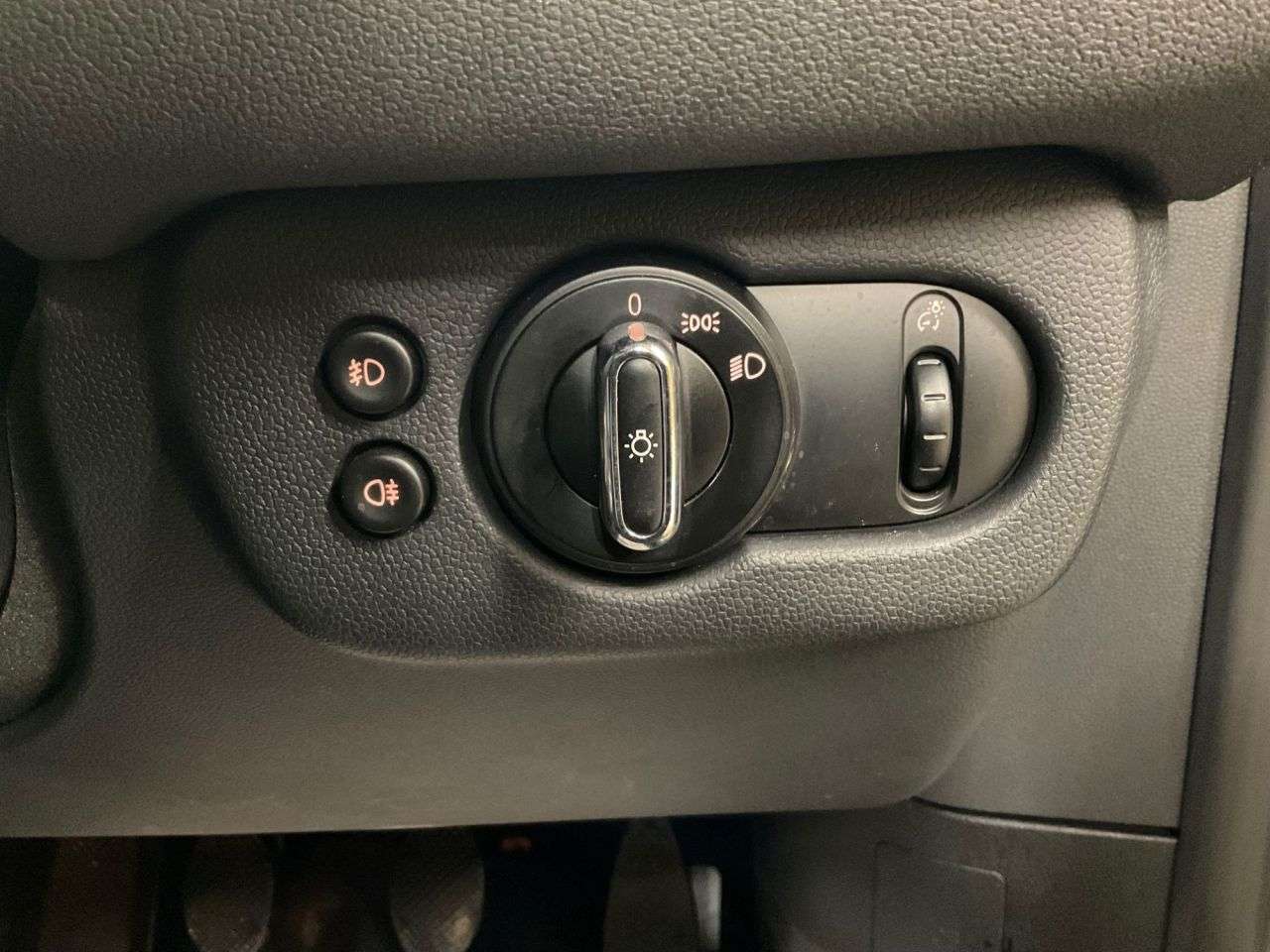 2017 MINI CLUBMAN 2017 MINI CLUBMAN