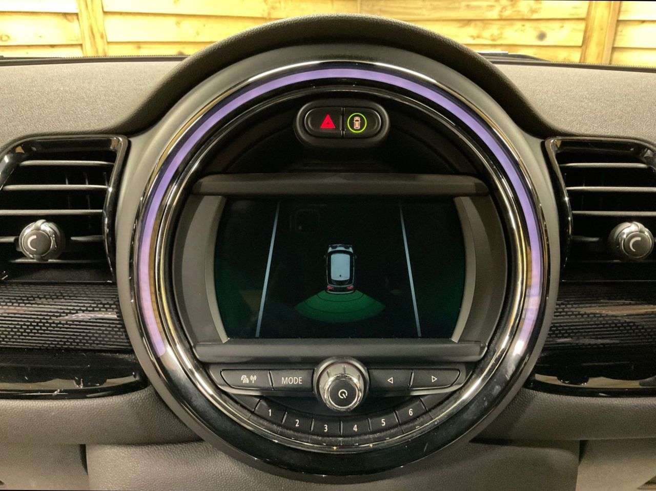 2017 MINI CLUBMAN 2017 MINI CLUBMAN