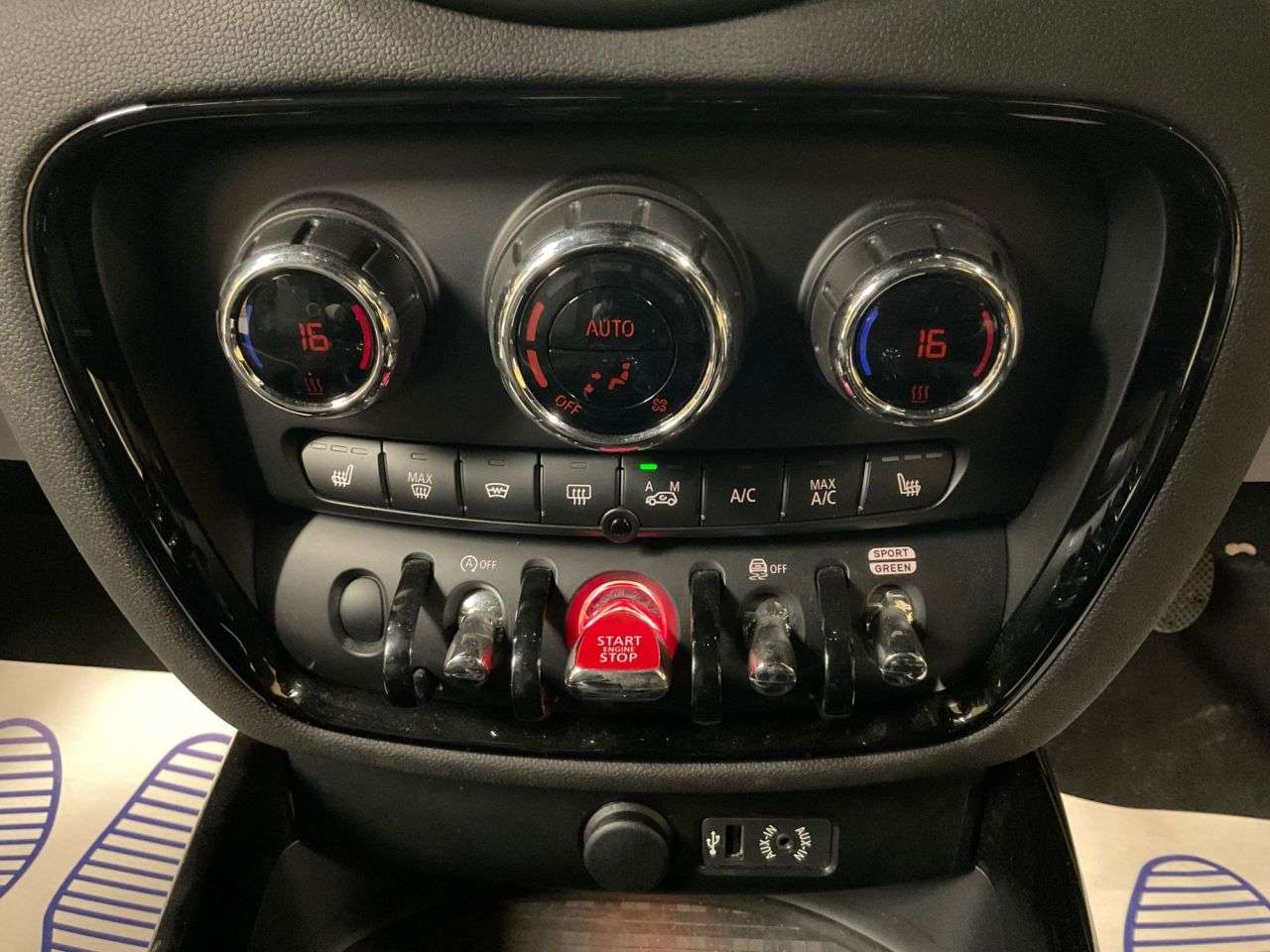 2017 MINI CLUBMAN 2017 MINI CLUBMAN