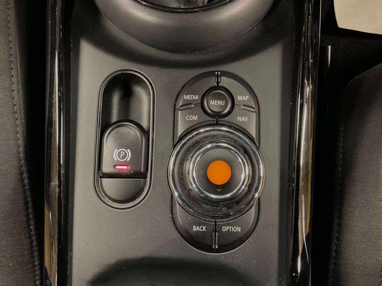 2017 MINI CLUBMAN 2017 MINI CLUBMAN