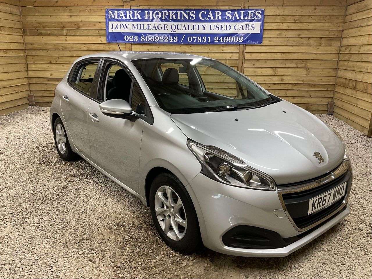 2017 PEUGEOT 208 2017 PEUGEOT 208
