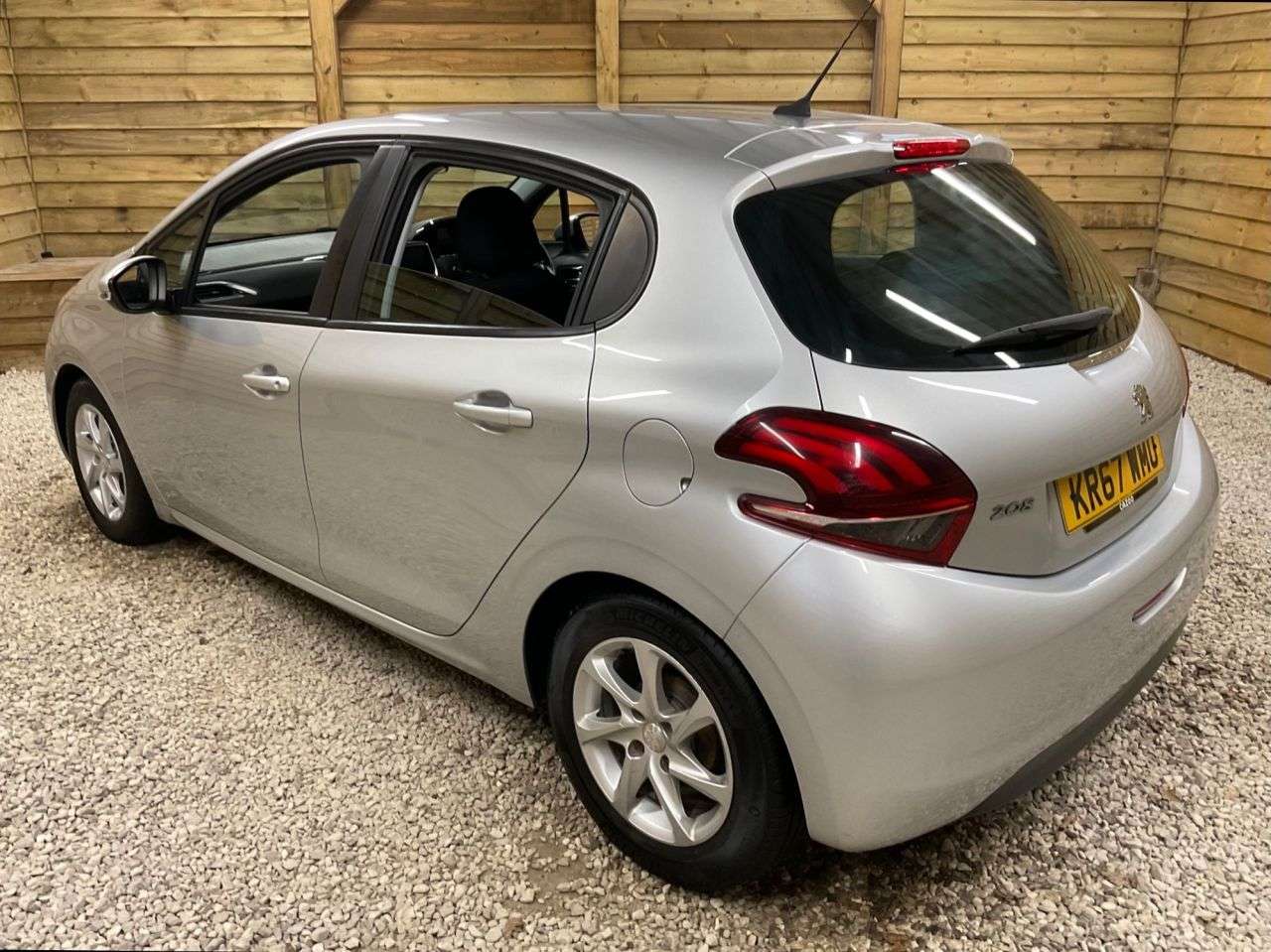 2017 PEUGEOT 208 2017 PEUGEOT 208