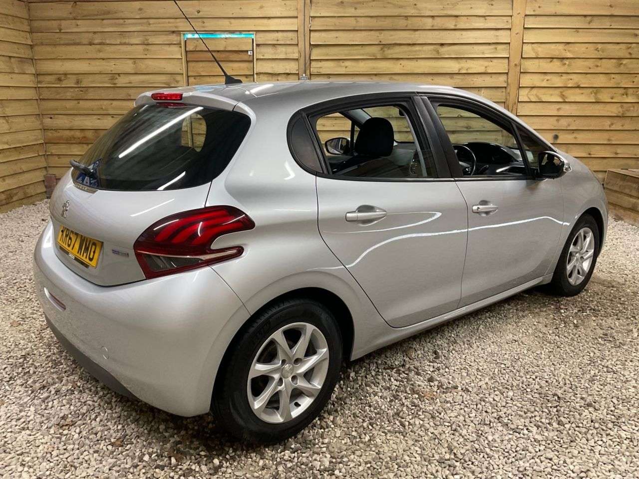 2017 PEUGEOT 208 2017 PEUGEOT 208