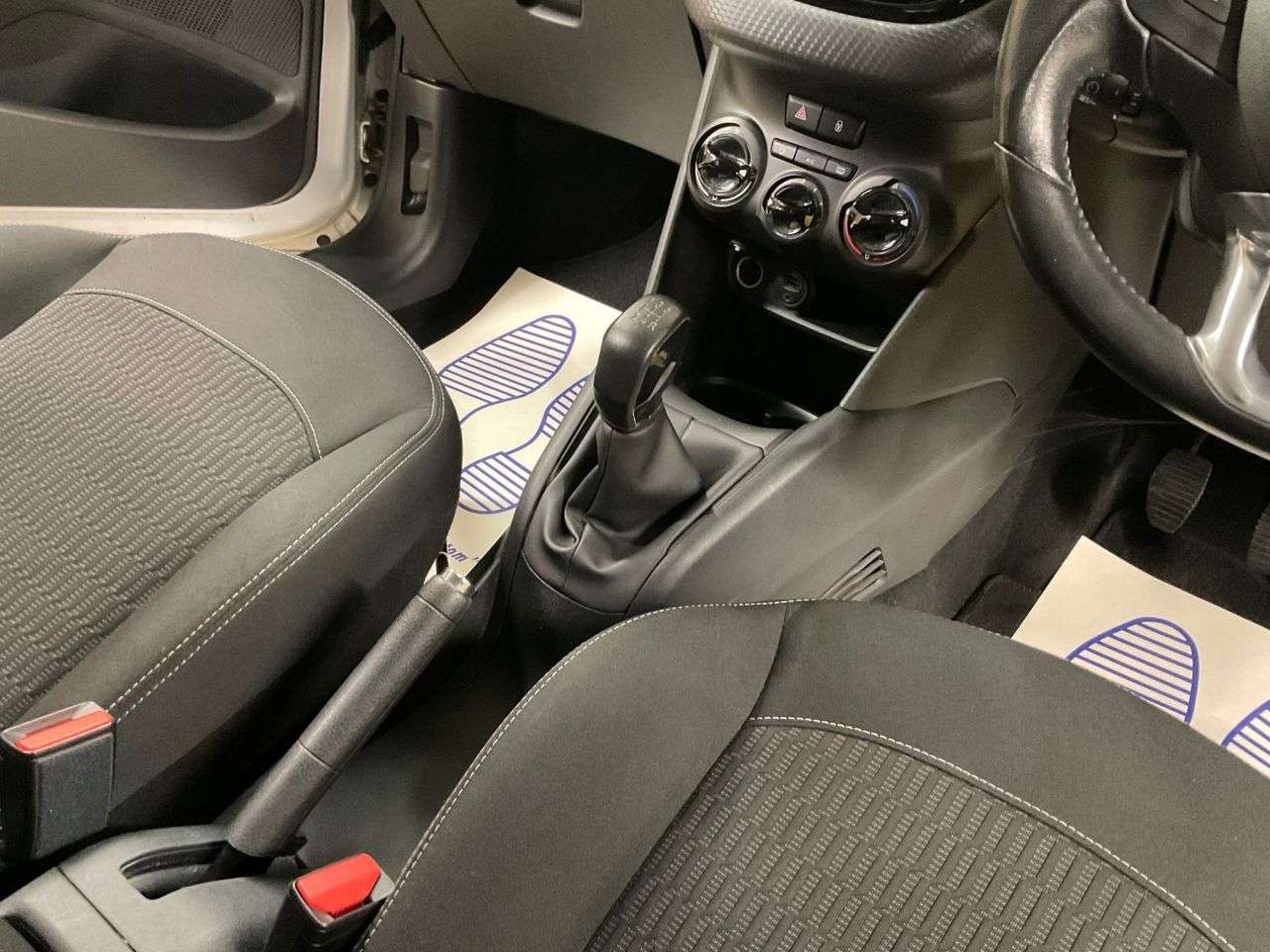2017 PEUGEOT 208 2017 PEUGEOT 208