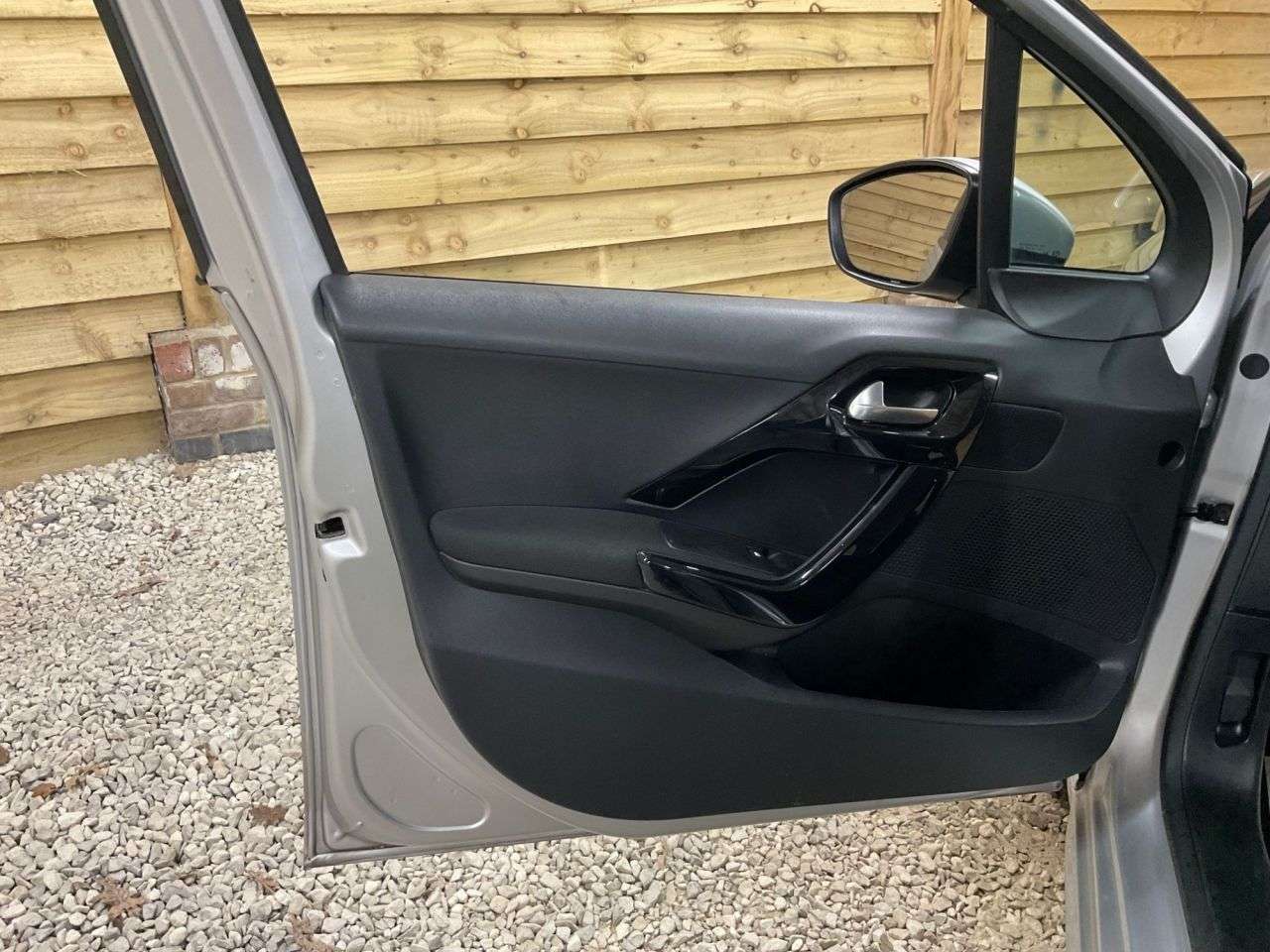 2017 PEUGEOT 208 2017 PEUGEOT 208