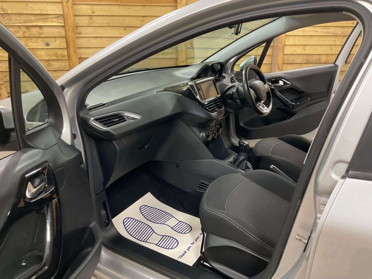 2017 PEUGEOT 208 2017 PEUGEOT 208