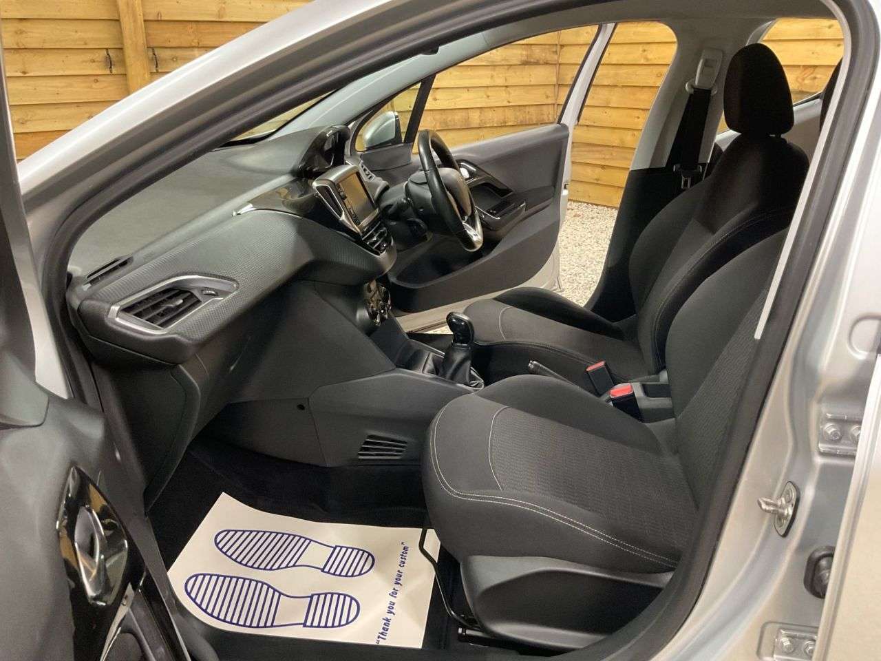 2017 PEUGEOT 208 2017 PEUGEOT 208