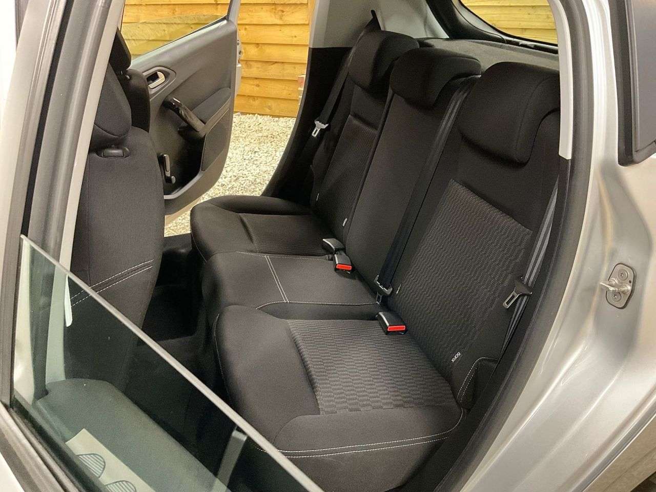 2017 PEUGEOT 208 2017 PEUGEOT 208