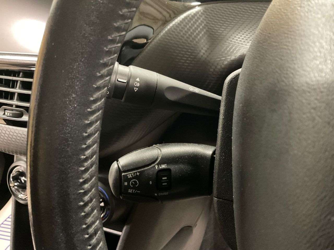 2017 PEUGEOT 208 2017 PEUGEOT 208