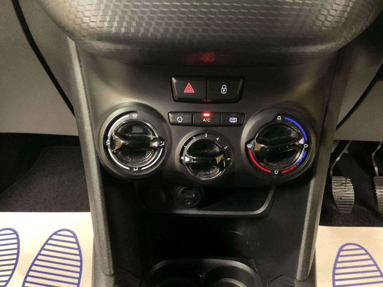 2017 PEUGEOT 208 2017 PEUGEOT 208