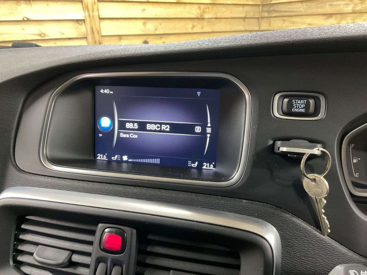 2017 VOLVO V40 2017 VOLVO V40