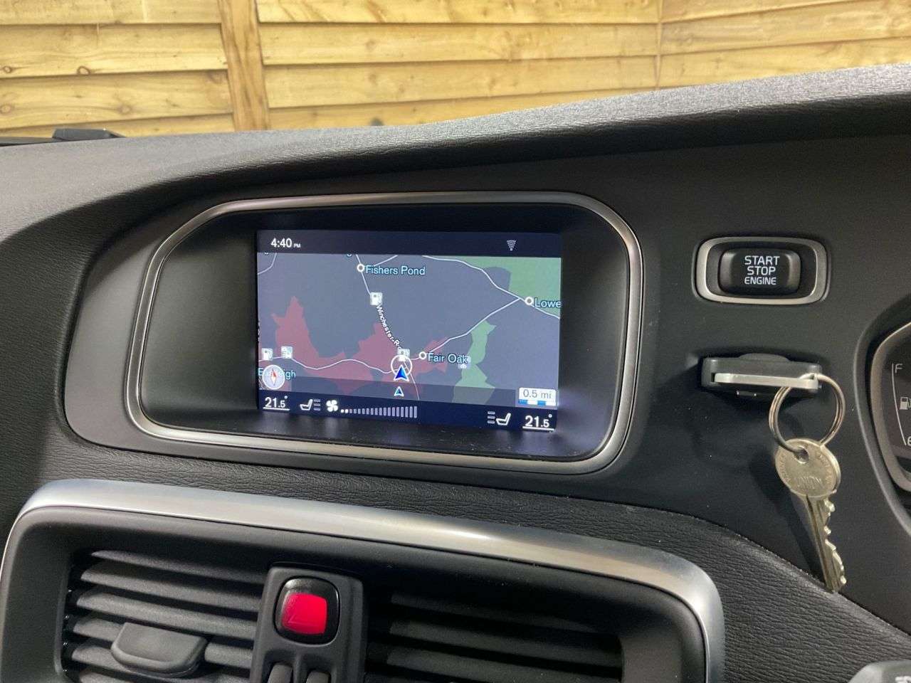 2017 VOLVO V40 2017 VOLVO V40