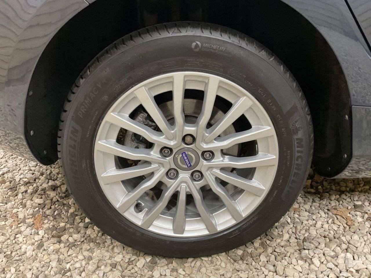 2017 VOLVO V40 2017 VOLVO V40