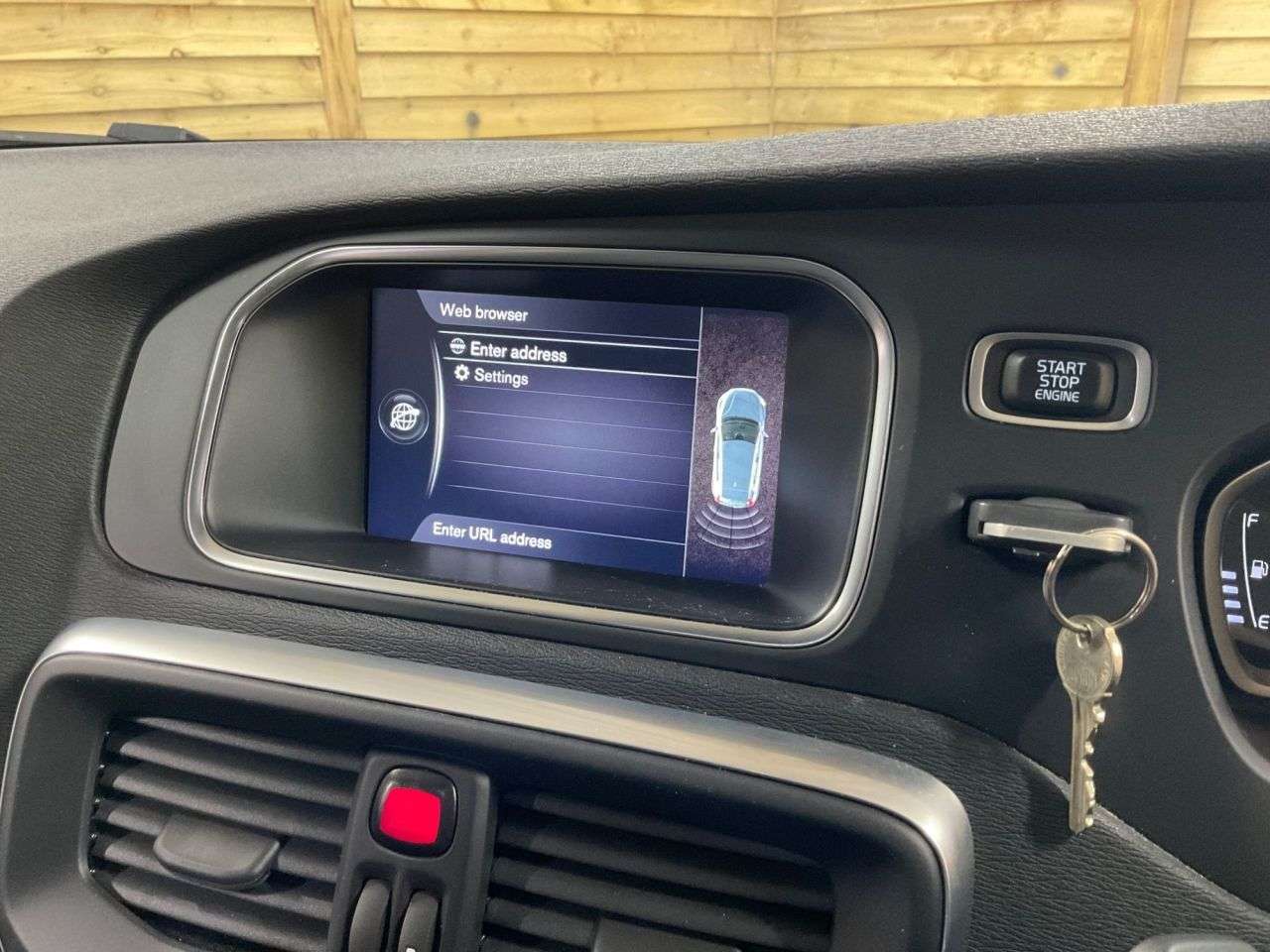 2017 VOLVO V40 2017 VOLVO V40