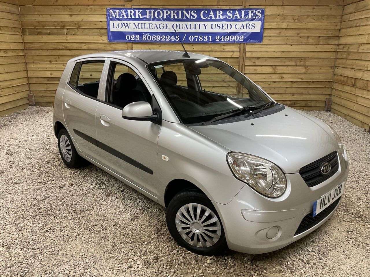 A 2011 KIA PICANTO 1 A 2011 KIA PICANTO 1