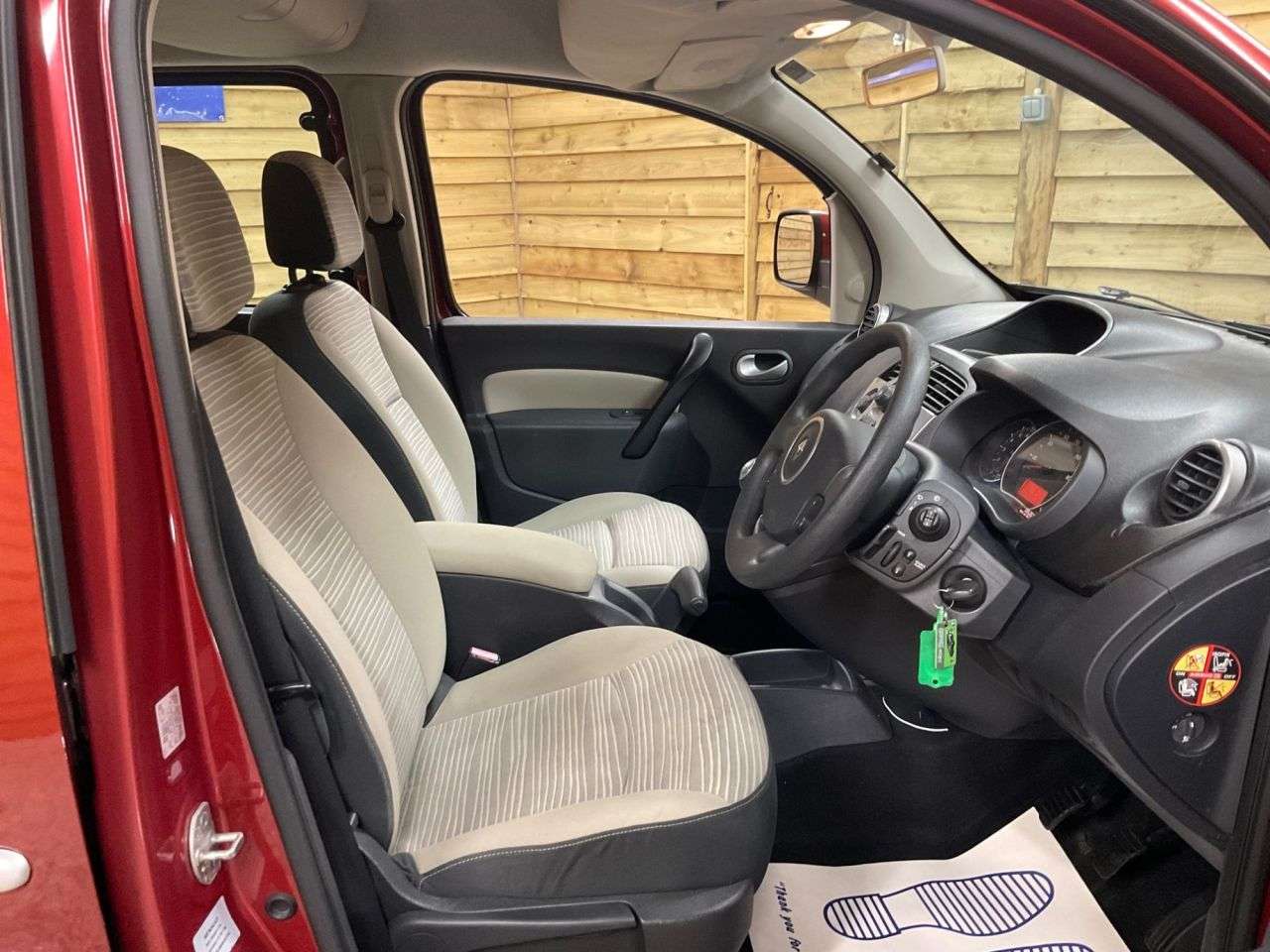 2011 RENAULT KANGOO 2011 RENAULT KANGOO
