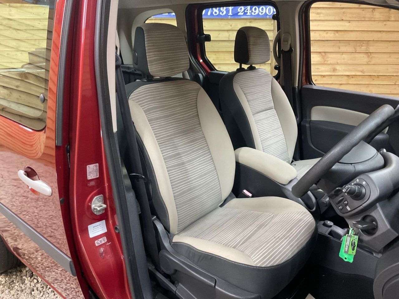 2011 RENAULT KANGOO 2011 RENAULT KANGOO