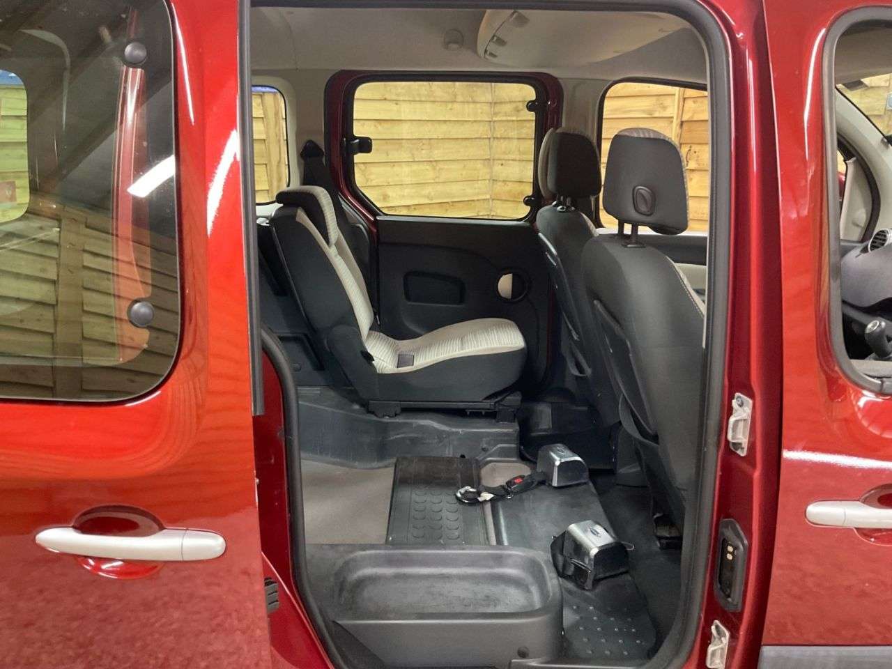 2011 RENAULT KANGOO 2011 RENAULT KANGOO