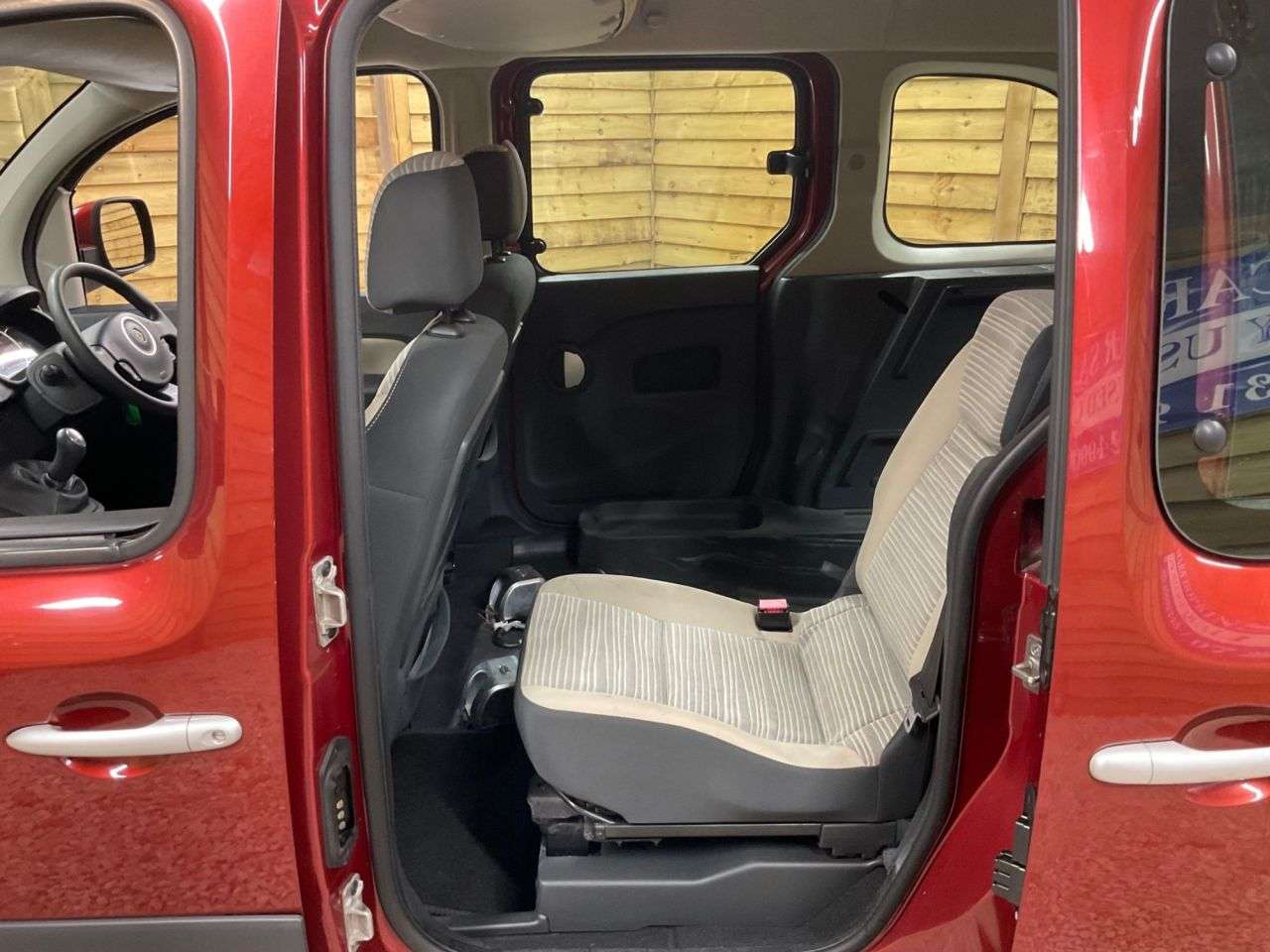 2011 RENAULT KANGOO 2011 RENAULT KANGOO