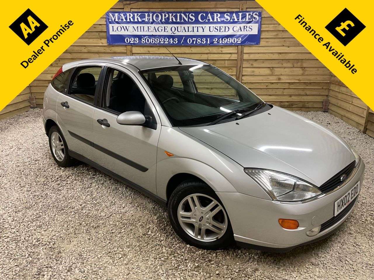 A 2002 FORD FOCUS 1.6i 16v Ghia Hatchback 5dr Petrol Manual (163 g/km, 99 bhp) TWO LOCAL OWNE A 2002 FORD FOCUS 1.6i 16v Ghia Hatchback 5dr Petrol Manual (163 g/km, 99 bhp) TWO LOCAL OWNE