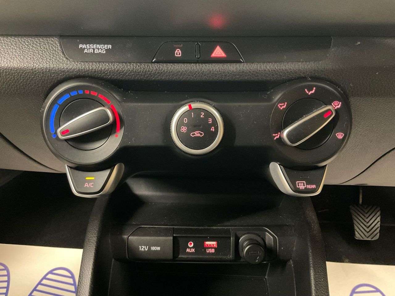 2020 KIA STONIC 2020 KIA STONIC