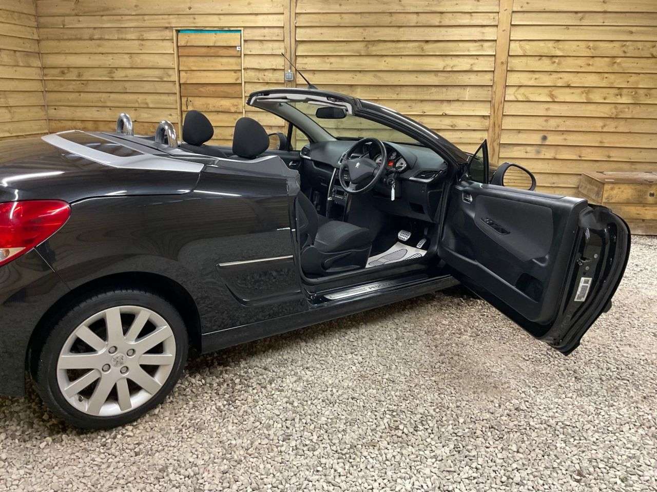 2011 PEUGEOT 207 CC 2011 PEUGEOT 207 CC