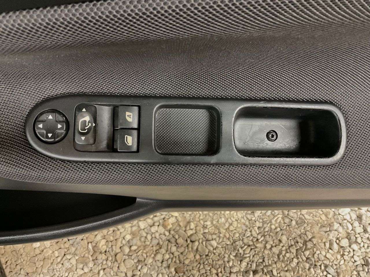 2011 PEUGEOT 207 CC 2011 PEUGEOT 207 CC