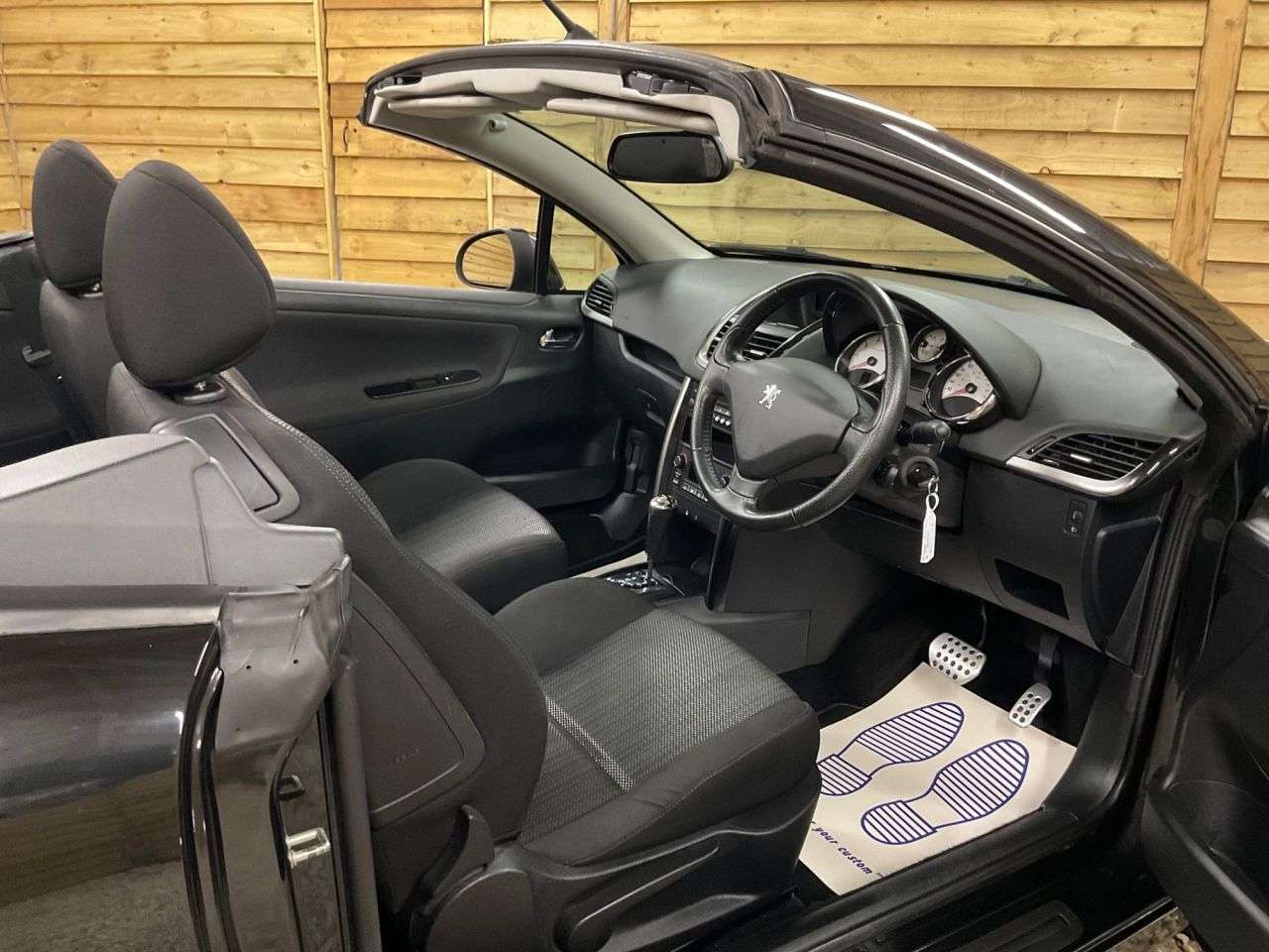 2011 PEUGEOT 207 CC 2011 PEUGEOT 207 CC