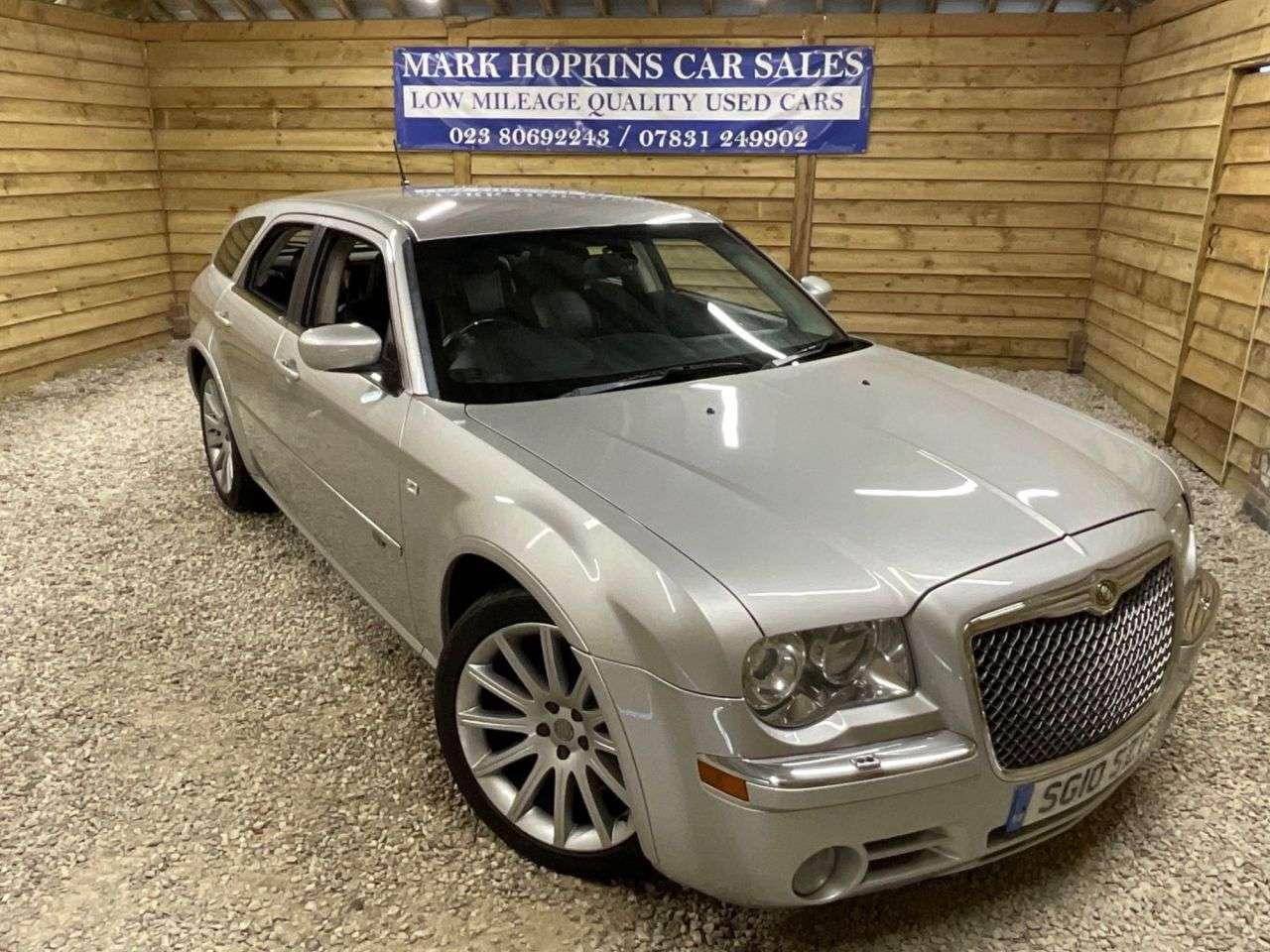 A 2010 CHRYSLER 300C 3.0 CRD V6 SRT Design Estate 5dr Diesel Automatic (220 g/km, 218 bhp) TWO O A 2010 CHRYSLER 300C 3.0 CRD V6 SRT Design Estate 5dr Diesel Automatic (220 g/km, 218 bhp) TWO O