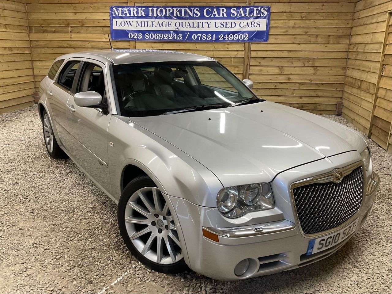 A 2010 CHRYSLER 300C 3.0 CRD V6 SRT Design Estate 5dr Diesel Automatic (220 g/km, 218 bhp) TWO O A 2010 CHRYSLER 300C 3.0 CRD V6 SRT Design Estate 5dr Diesel Automatic (220 g/km, 218 bhp) TWO O