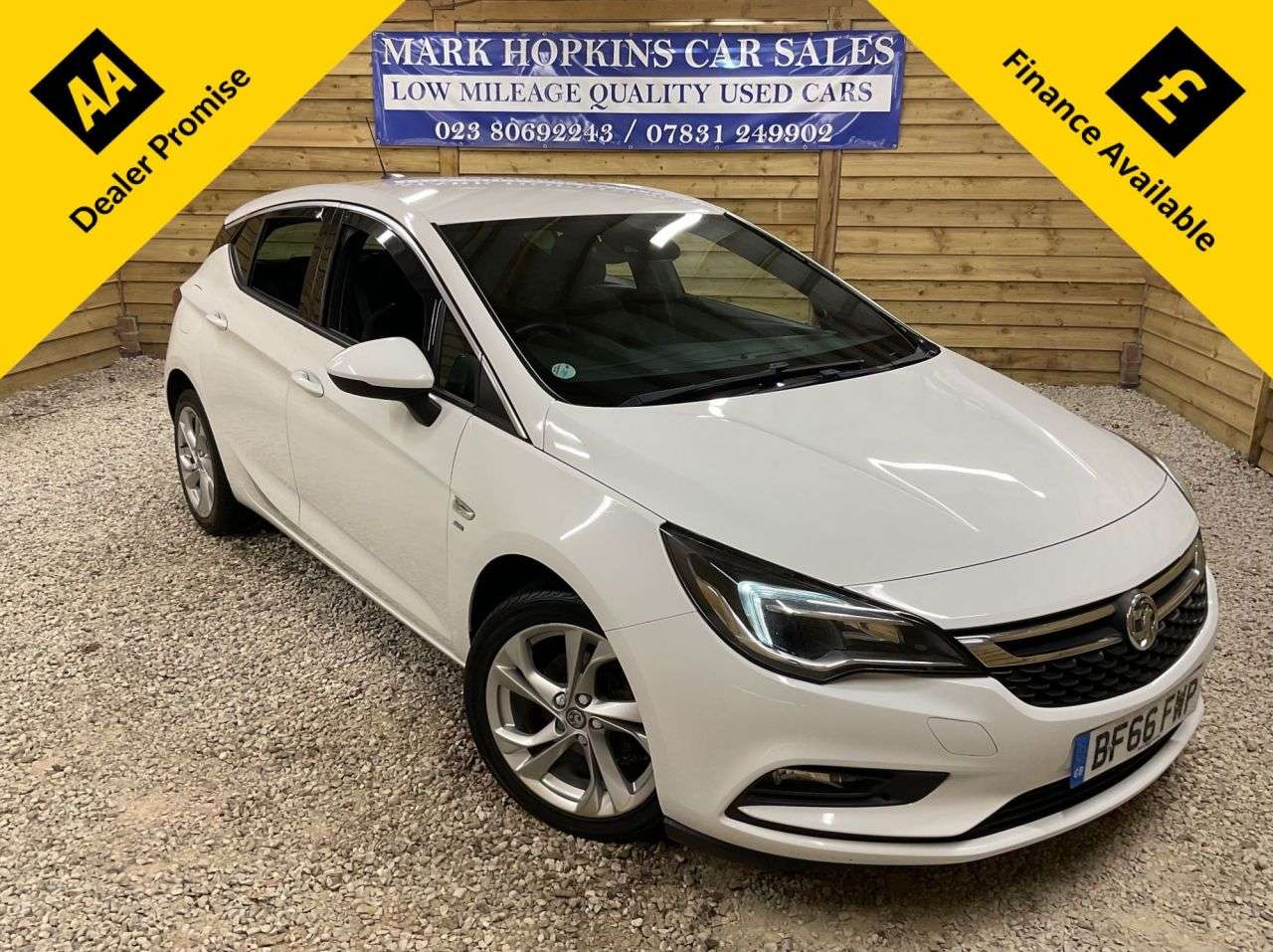 A 2016 VAUXHALL ASTRA 1.4i Turbo SRi Hatchback 5dr Petrol Manual Euro 6 (150 ps) TWO LOCAL LADY O A 2016 VAUXHALL ASTRA 1.4i Turbo SRi Hatchback 5dr Petrol Manual Euro 6 (150 ps) TWO LOCAL LADY O