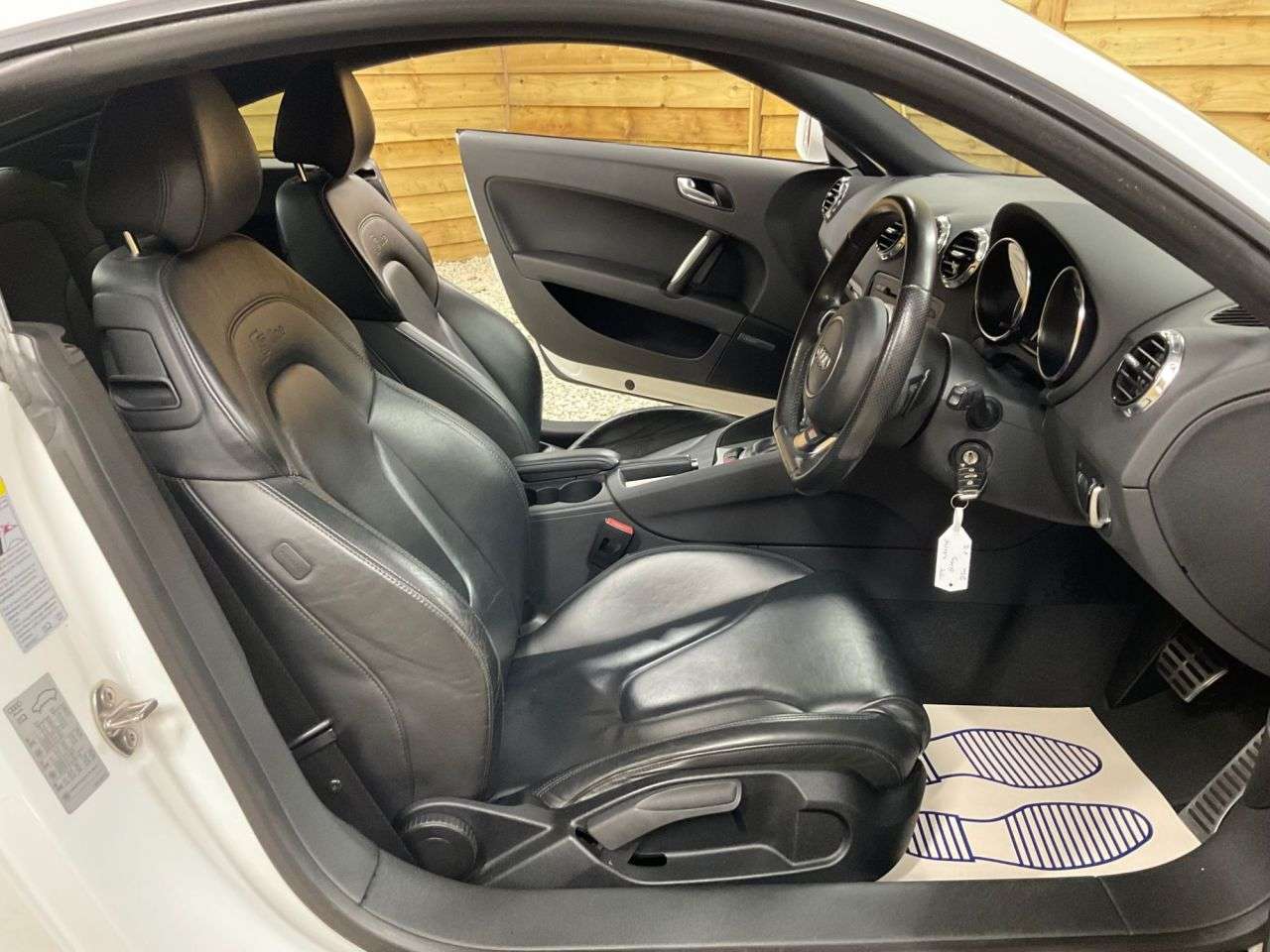 2011 AUDI TT 2011 AUDI TT