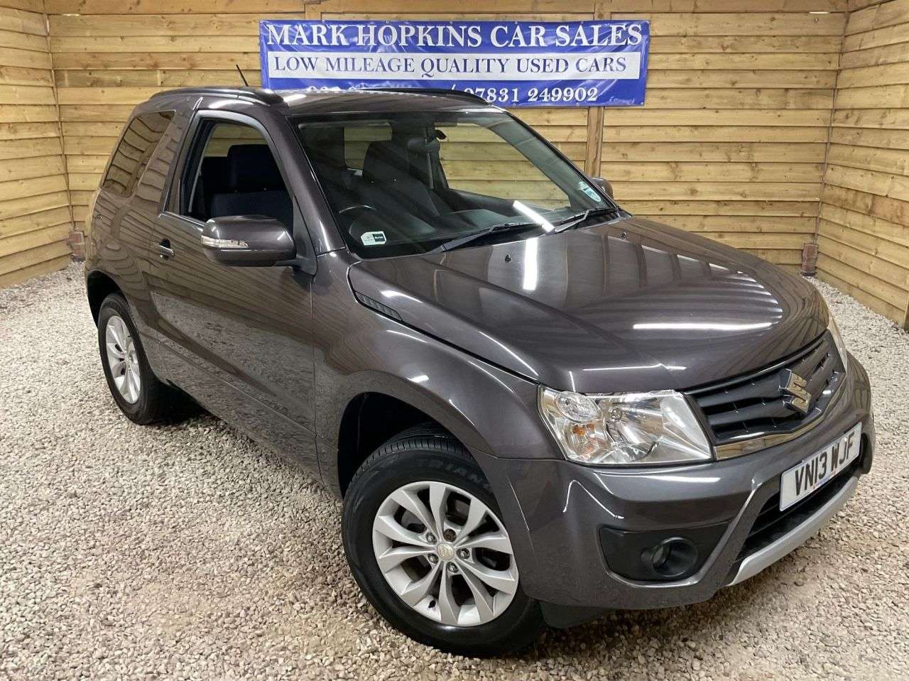 A 2013 SUZUKI GRAND VITARA 2.4 VVT SZ4 SUV 3dr Petrol Auto 4WD Euro 5 (169 ps) DEMO+ONE OWNER EXC DRIV A 2013 SUZUKI GRAND VITARA 2.4 VVT SZ4 SUV 3dr Petrol Auto 4WD Euro 5 (169 ps) DEMO+ONE OWNER EXC DRIV