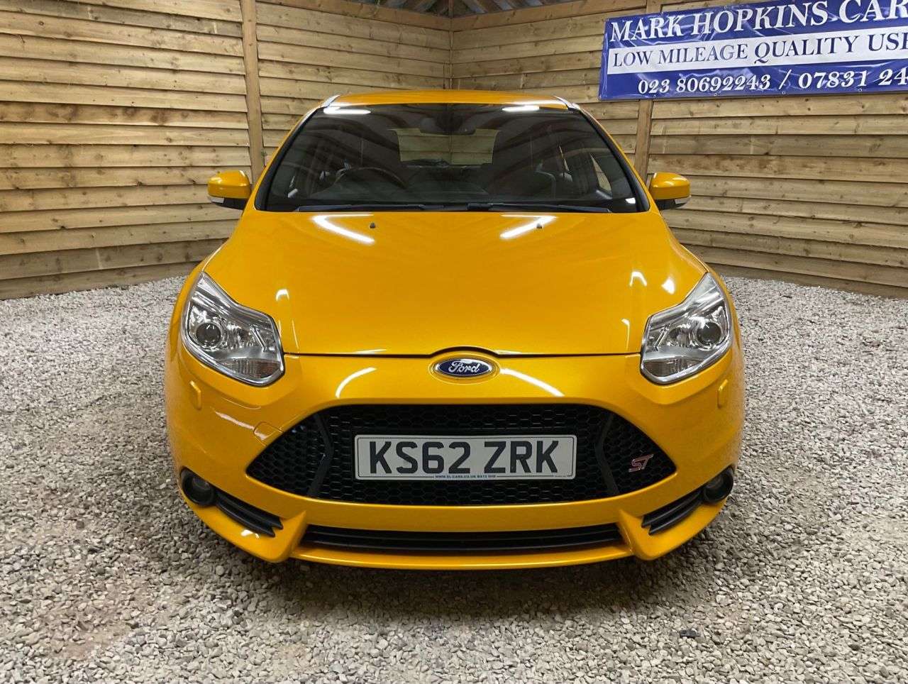 A 2013 FORD FOCUS 2.0T EcoBoost ST-3 Hatchback 5dr Petrol Manual Euro 5 (s/s) (250 ps) TANGER A 2013 FORD FOCUS 2.0T EcoBoost ST-3 Hatchback 5dr Petrol Manual Euro 5 (s/s) (250 ps) TANGER