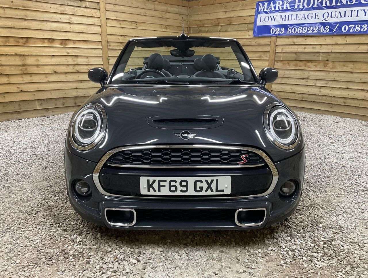 A 2019 MINI CONVERTIBLE 2.0 Cooper S Exclusive Convertible 2dr Petrol Steptronic Euro 6 (s/s) (192 A 2019 MINI CONVERTIBLE 2.0 Cooper S Exclusive Convertible 2dr Petrol Steptronic Euro 6 (s/s) (192