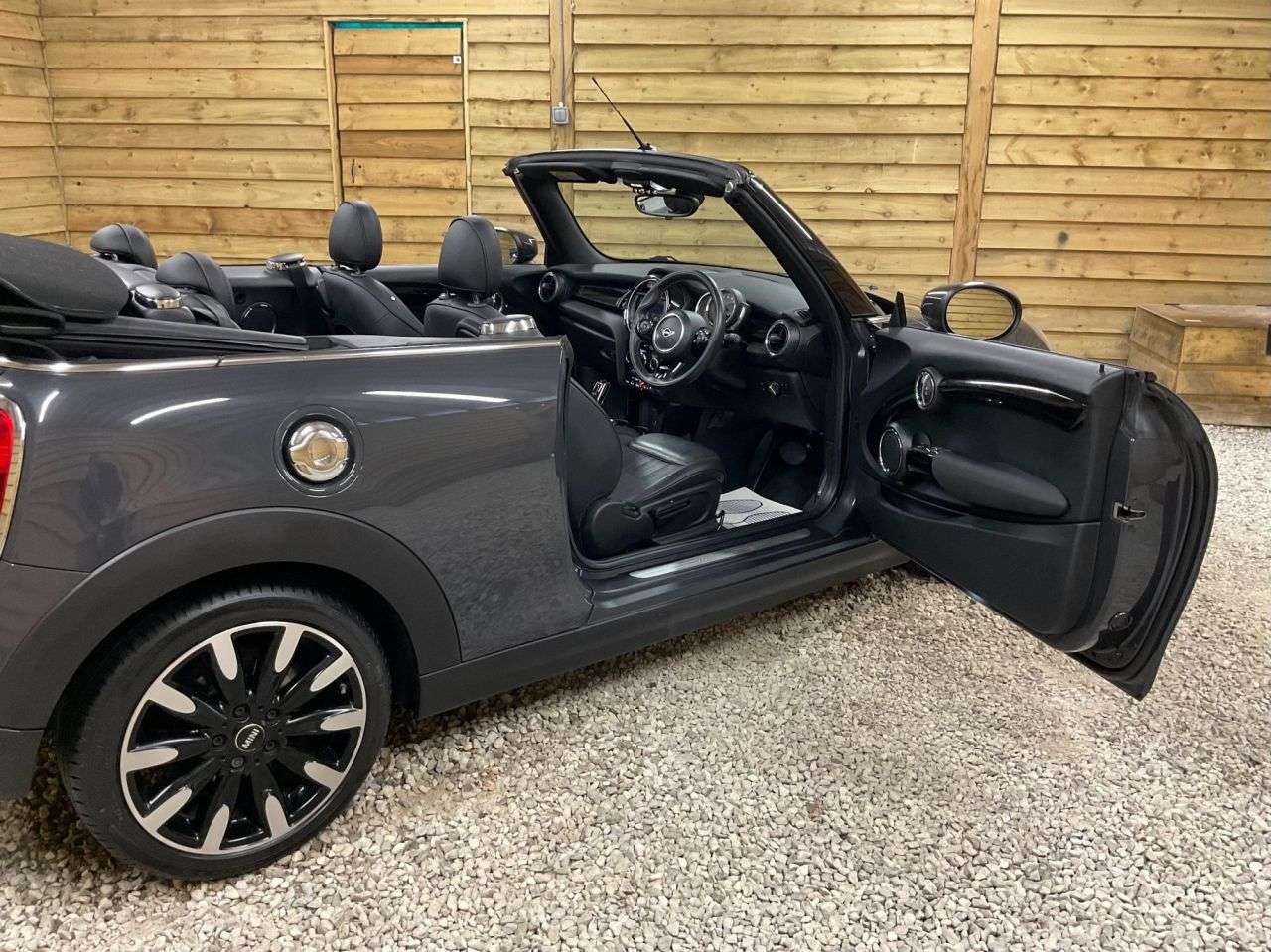 2019 MINI CONVERTIBLE 2019 MINI CONVERTIBLE