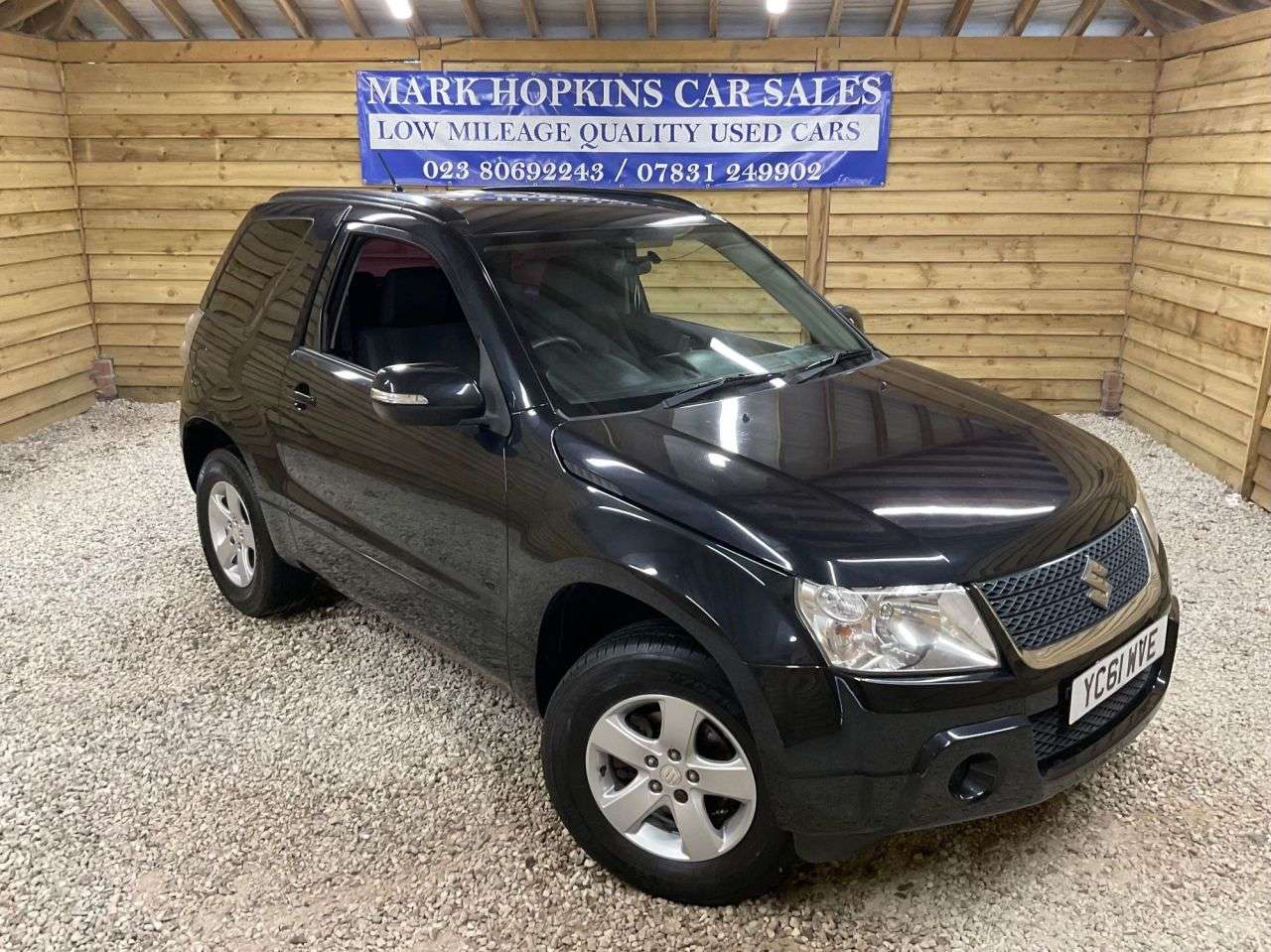 A 2011 SUZUKI GRAND VITARA 1.6 VVT SZ3 SUV 3dr Petrol Manual 4WD Euro 5 (106 ps) LOCAL OWNER EXCELLENT A 2011 SUZUKI GRAND VITARA 1.6 VVT SZ3 SUV 3dr Petrol Manual 4WD Euro 5 (106 ps) LOCAL OWNER EXCELLENT