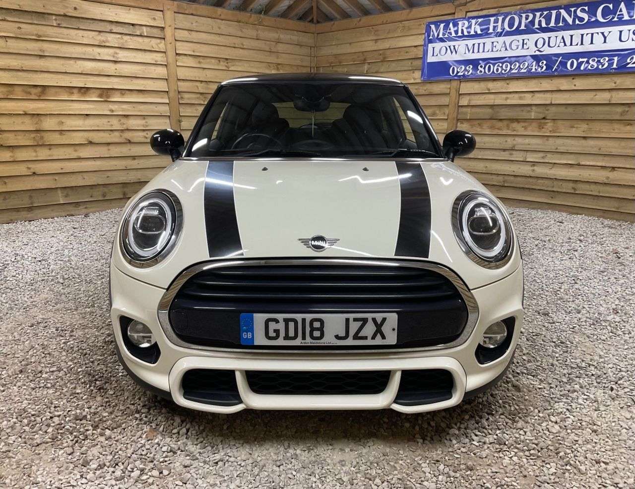 A 2018 MINI HATCH 1.5 Cooper Hatchback 3dr Petrol Steptronic Euro 6 (s/s) (136 ps) ONE LADY O A 2018 MINI HATCH 1.5 Cooper Hatchback 3dr Petrol Steptronic Euro 6 (s/s) (136 ps) ONE LADY O