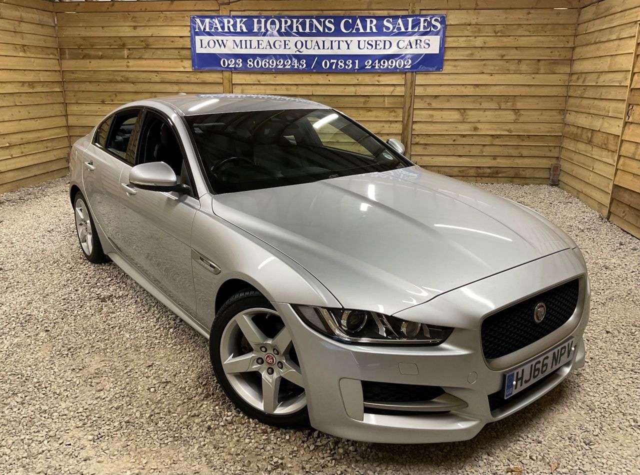 A 2016 JAGUAR XE 2.0d R-Sport Saloon 4dr Diesel Auto Euro 6 (s/s) (180 ps) DEMO+ONE OWNER HI A 2016 JAGUAR XE 2.0d R-Sport Saloon 4dr Diesel Auto Euro 6 (s/s) (180 ps) DEMO+ONE OWNER HI