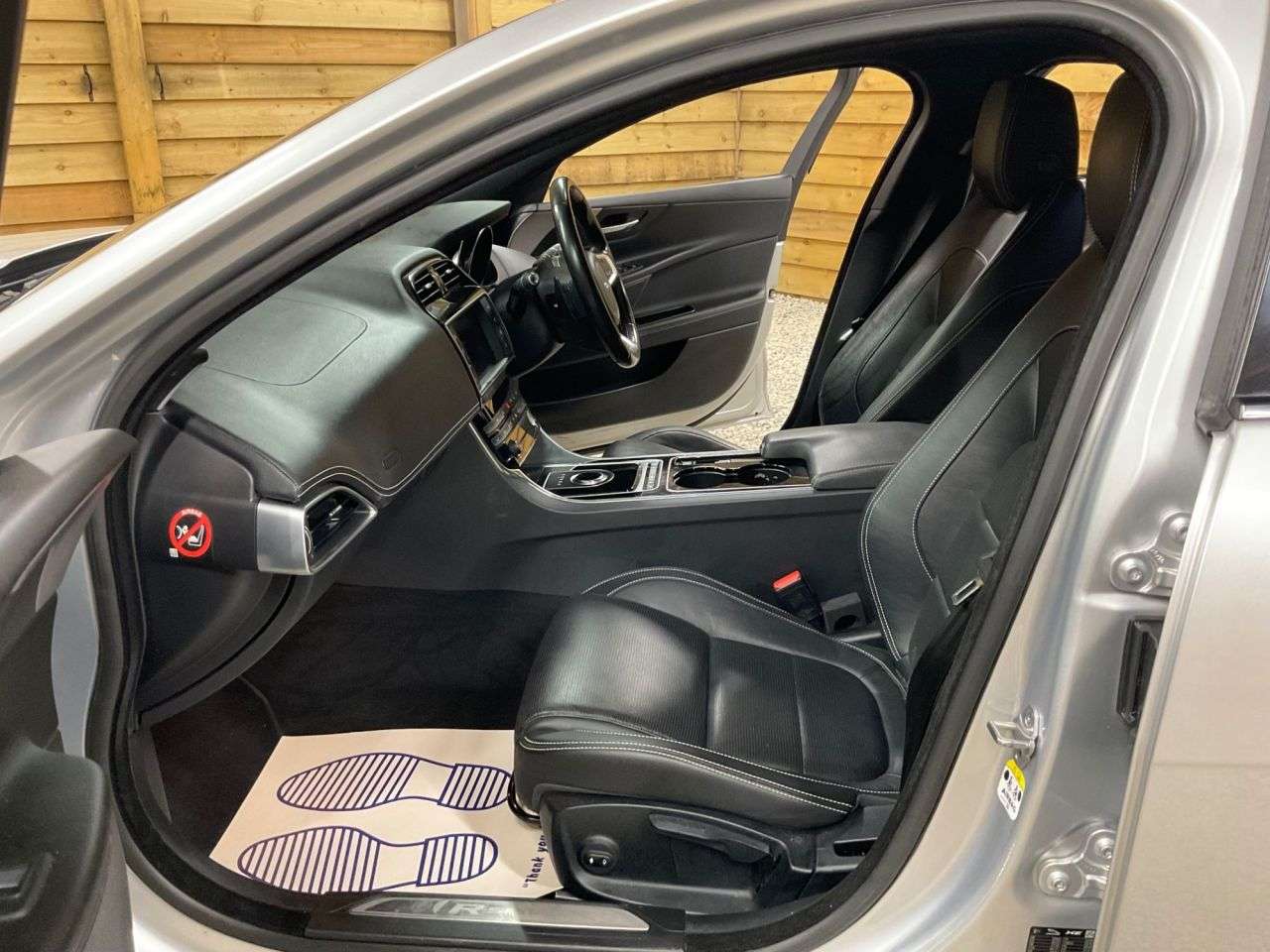 2016 JAGUAR XE 2016 JAGUAR XE