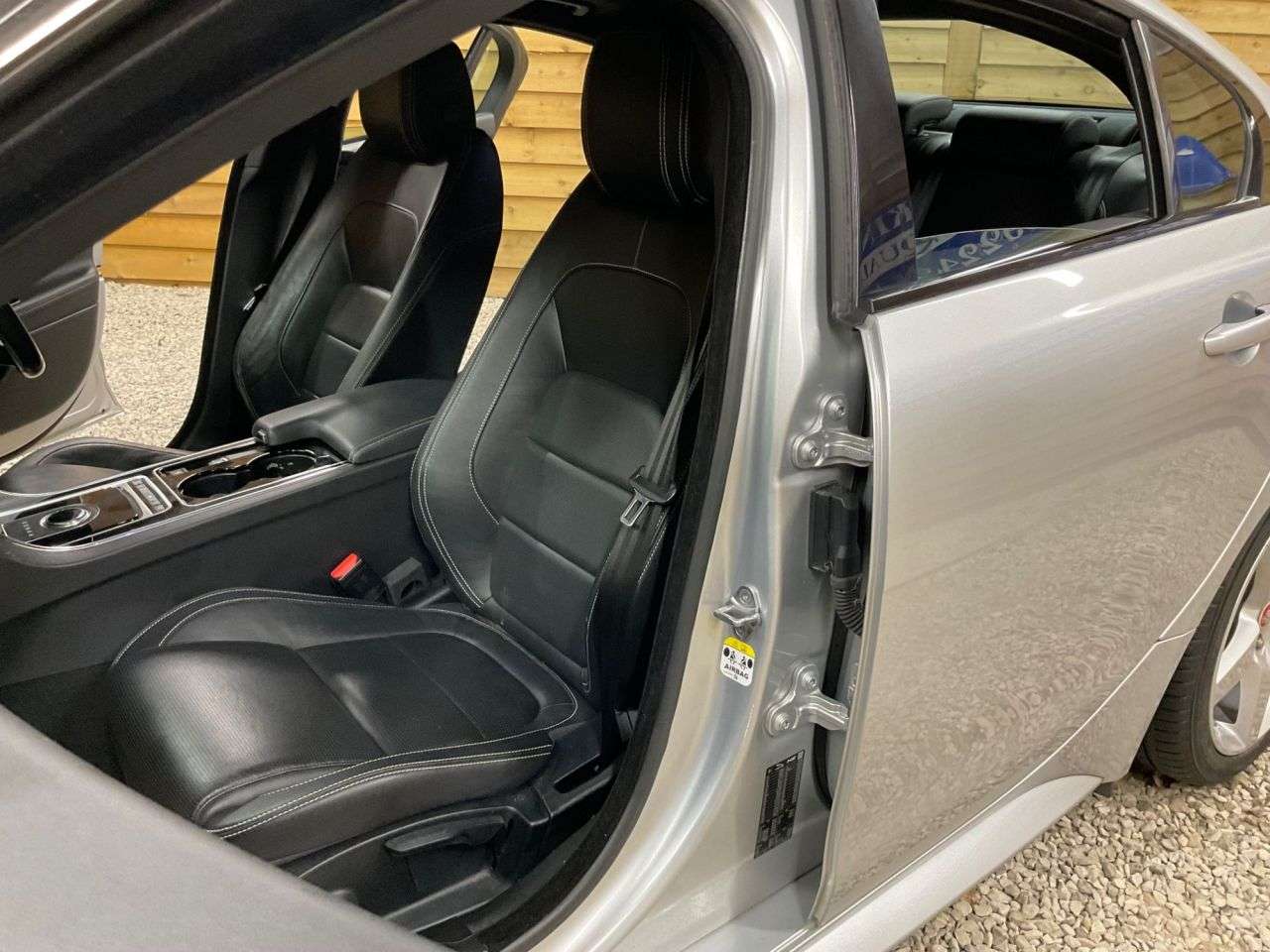 2016 JAGUAR XE 2016 JAGUAR XE