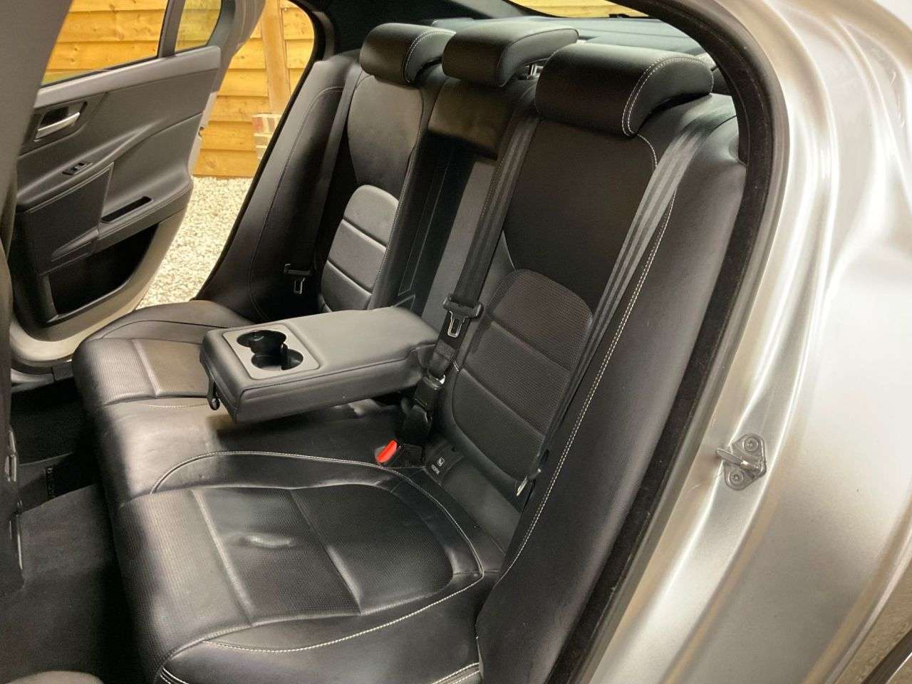 2016 JAGUAR XE 2016 JAGUAR XE
