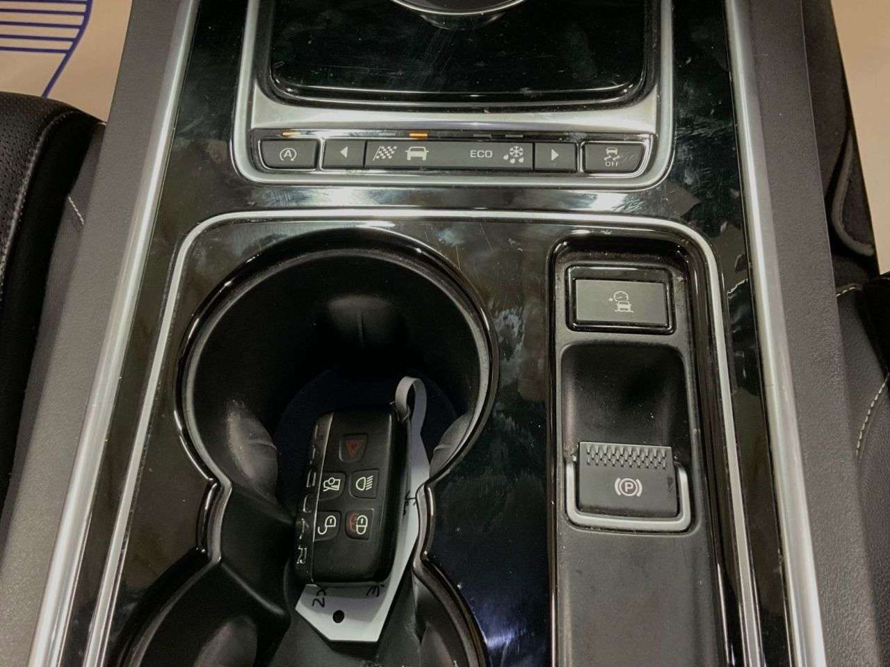 2016 JAGUAR XE 2016 JAGUAR XE