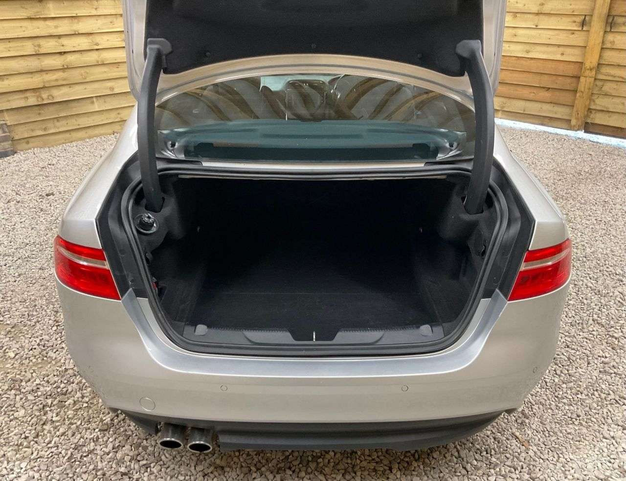 2016 JAGUAR XE 2016 JAGUAR XE