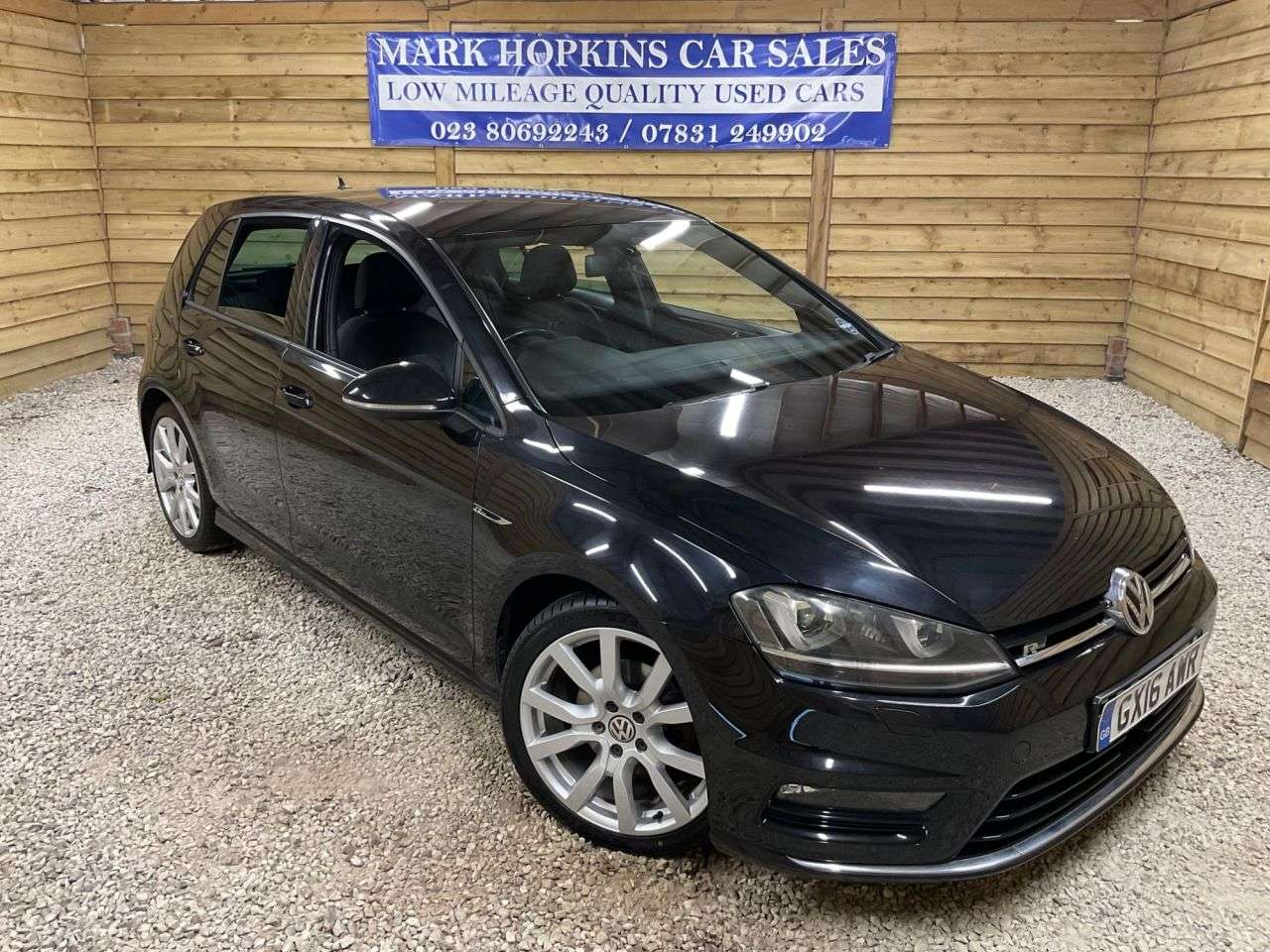 A 2016 VOLKSWAGEN GOLF 2.0 TDI BlueMotion Tech R-Line Hatchback 5dr Diesel Manual Euro 6 (s/s) (15 A 2016 VOLKSWAGEN GOLF 2.0 TDI BlueMotion Tech R-Line Hatchback 5dr Diesel Manual Euro 6 (s/s) (15
